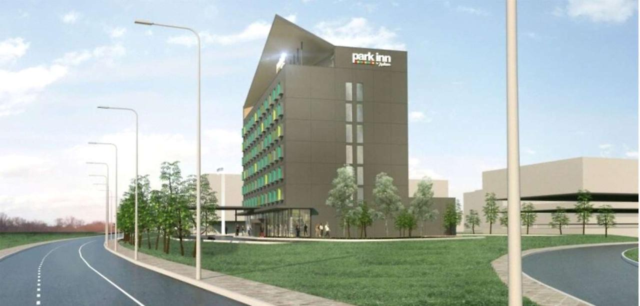 Park By Radisson Airport